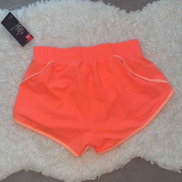NWT Under Armour London Orange Reflective Shorts Sz Small - Picture 9 of 12